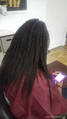 Amy African Hair Braiding, Akron - Photo 4