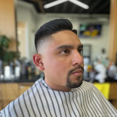 Headhunters Barbershop, Anaheim - Photo 3