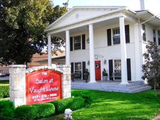 Salon at Vaught House, Arlington - Photo 6