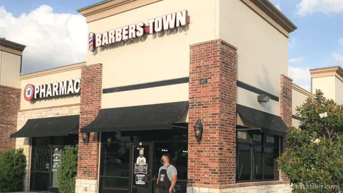 Barbers Town, Arlington - Photo 1
