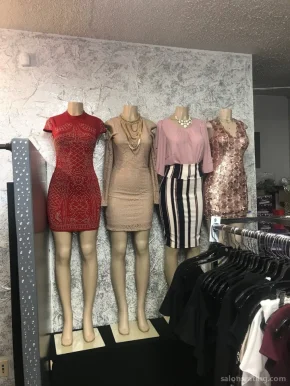 D'Moda Boutique 1, Aurora - Photo 2