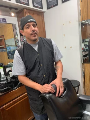 Luis' Corner Barber Shop, Austin - Photo 4