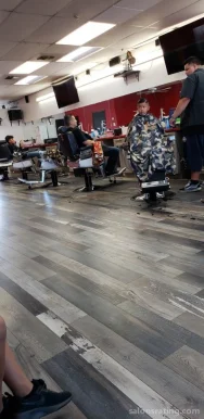 Aztecas Barber y Salon, Bakersfield - Photo 4