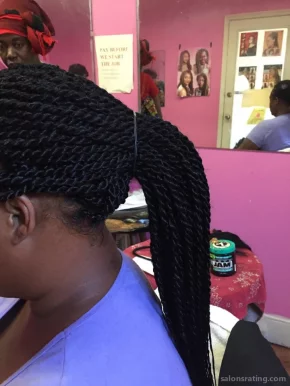Yoyo's African Hair Braiding, Baltimore - Photo 1