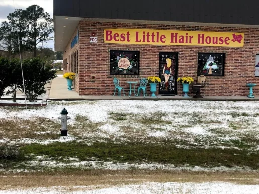 Best Little Hair House In Texas, Beaumont - Photo 4