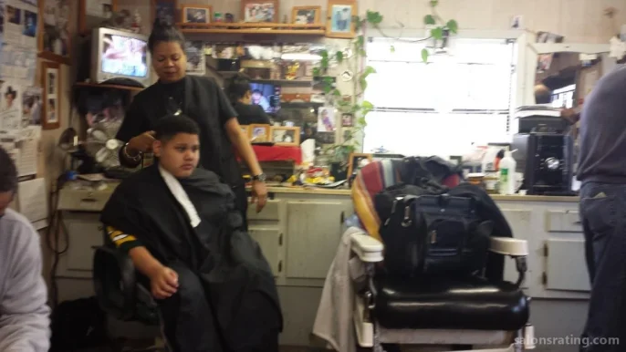 Willie's Barber Shop, Beaumont - Photo 1