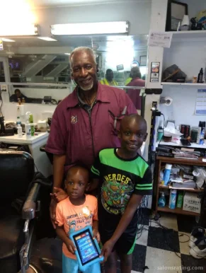 Family Barber Shop, Charleston - Photo 3