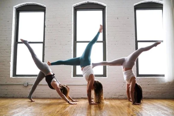 Y2 Yoga, Charlotte - Photo 2