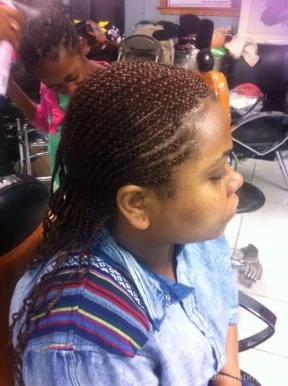 AFI African Hair Braiding, Chicago - Photo 4