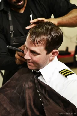 The Barber Shop at O'Hare Airport, Chicago - Photo 6
