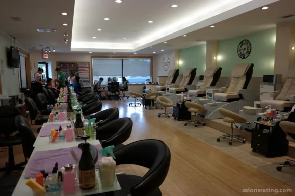 Smiley Nails & Spa, Chicago - Photo 2