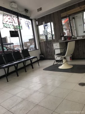 Mike's Barber Shop, Chicago - Photo 6