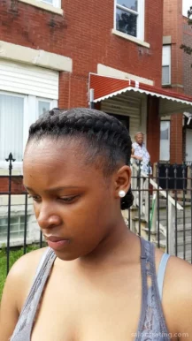 Dee Westside African Hair Braiding, Chicago - Photo 5