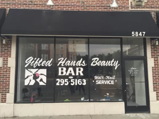 Gifted Hands Beauty Bar, Chicago - Photo 5