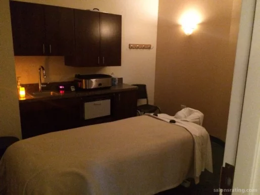 Hand and Stone Massage and Facial Spa, Chicago - Photo 4
