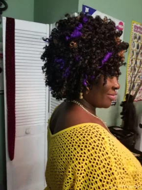 Mado's African Hair Brading Salon, Chicago - Photo 3
