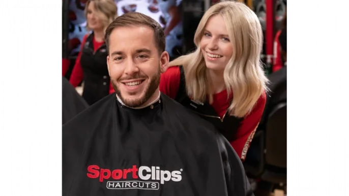 Sport Clips Haircuts of Clybourn Square, Chicago - Photo 4