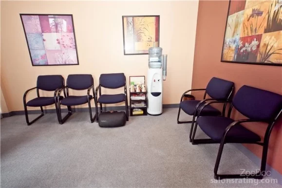 The Chicago Body Works: A Chiropractic & Massage Spa, Chicago - Photo 3