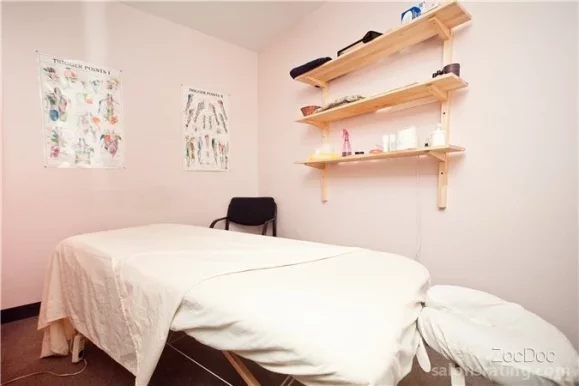 The Chicago Body Works: A Chiropractic & Massage Spa, Chicago - Photo 2