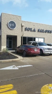 Sola Salon Studios, College Station - Photo 8