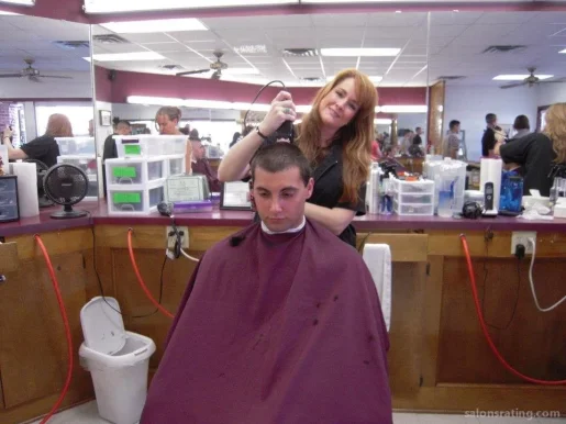 Maroon & White Barber Shop, College Station - Photo 3