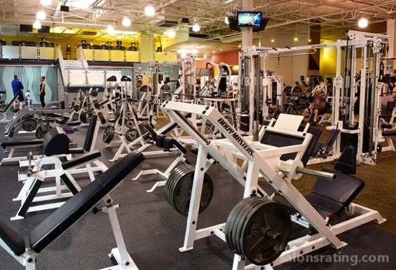 Stronghold Gym & Day Spa, Columbia - Photo 5