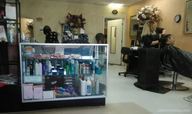 Pleasure's Beauty Salon, El Paso - Photo 3