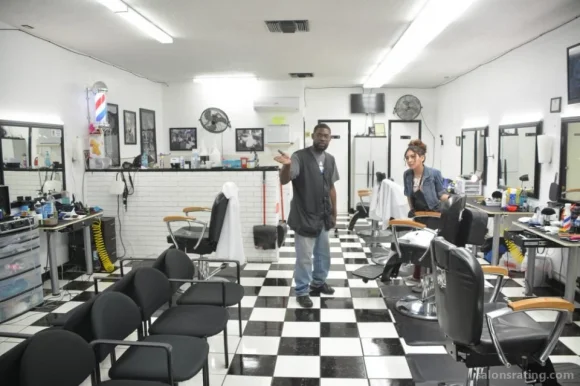 Majesty Barbershop, El Paso - Photo 5