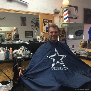Tom's Barber Shop, Fort Worth - Photo 7