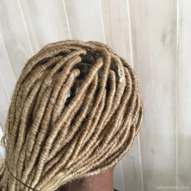 Sister Sister African Hair Braiding, Garland - Photo 2