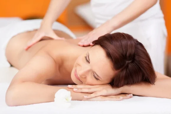 Hollistic Massage & Wellness Clinics, Hollywood - Photo 3