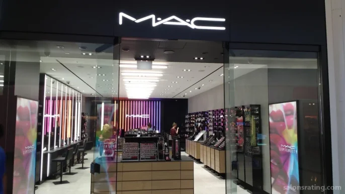 MAC Cosmetics, Houston - Photo 4