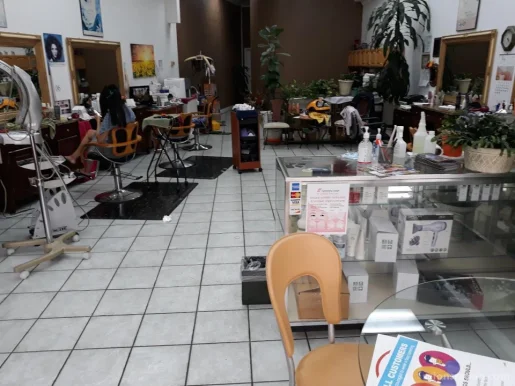Tabong Hair Salon, Houston - Photo 2