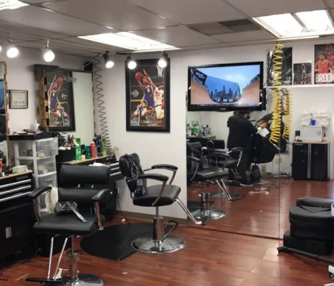 King Of The Hill Barbershop, Kent - Photo 2