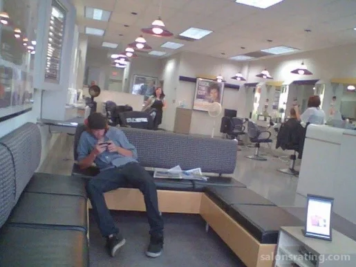 Supercuts, Knoxville - Photo 2
