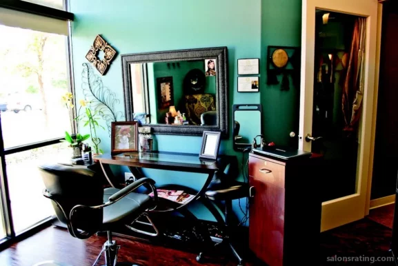 Phenix Salon Suites of Tarzana, Los Angeles - Photo 7