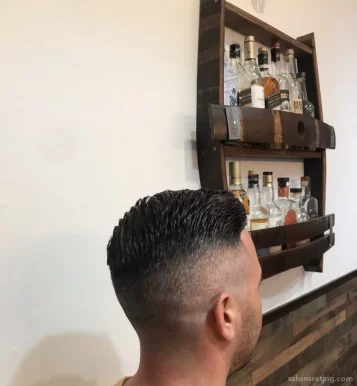 Village barber, Los Angeles - Photo 8