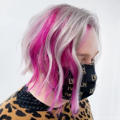 Jessica Warburton, Hairhunter BadHorse studio, Los Angeles - Photo 1