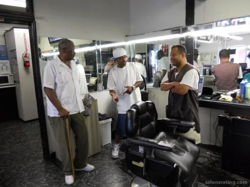 FreshCuts Barber and Beauty Salon, Los Angeles - Photo 8