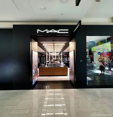 MAC Cosmetics, Los Angeles - Photo 2