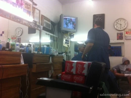 J & J Barber Shop, Los Angeles - Photo 2