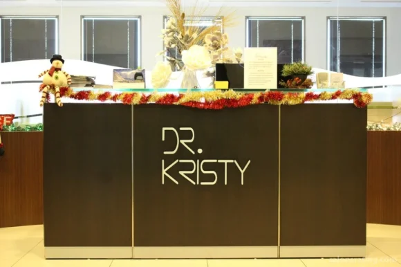 Dr Kristy Clinic / Wilshire Medical Group, Los Angeles - Photo 3