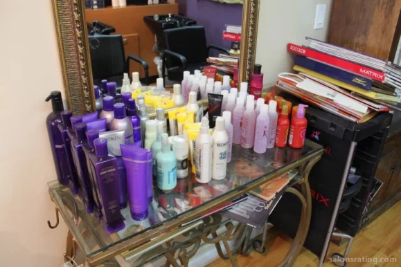 Sista's Hair Cut & Beauty Salon, Los Angeles - Photo 1