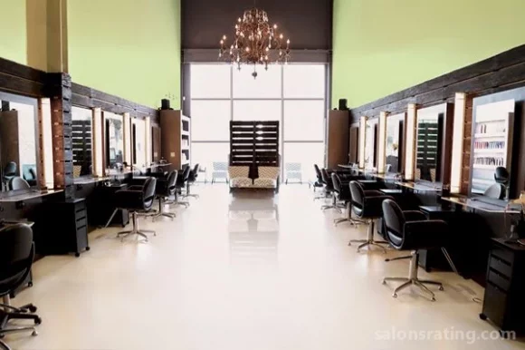 FÜMA Salon on Melrose Hair Lounge, Los Angeles - Photo 7