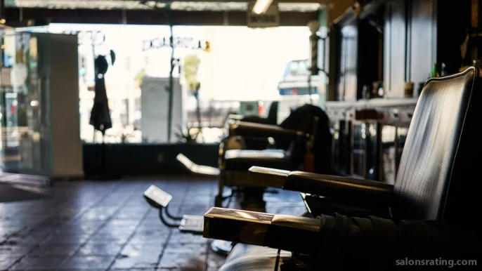 Razorbacks Barbershop, Long Beach - Photo 4
