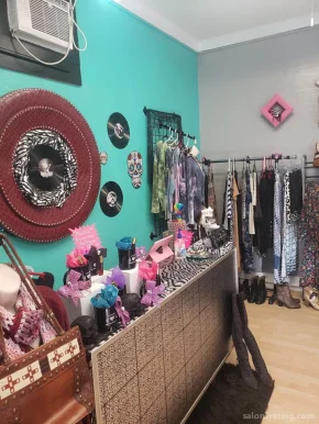 Rock N Roll Hippie Hair Salon & Clothing Boutique, Louisville - Photo 1