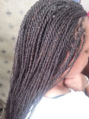 Aesha African Hair Braiding, Louisville - 
