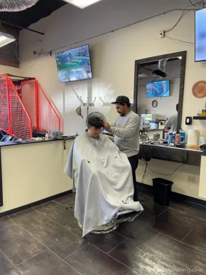 Lonnie’s Barber Shop, Mesa - Photo 2