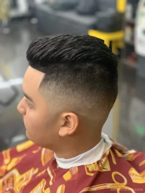 305 clippers barber shop, Miami - Photo 4