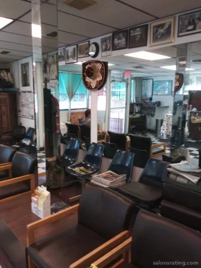 Cuban 305 barbershop, Miami - Photo 4